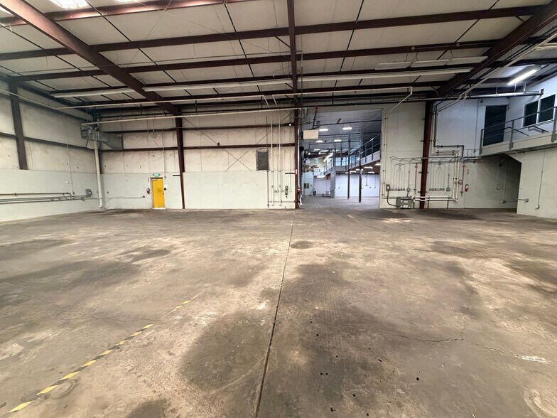 2240 S Thornburg St, Santa Maria, CA à louer - Photo de l’immeuble – Image 3 sur 11