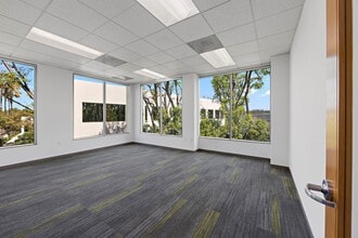 7525 Irvine Center Dr, Irvine, CA à louer Photo intérieure– Image 1 sur 9