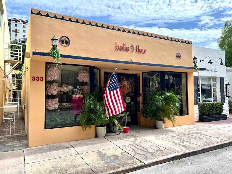 333 Alcazar Ave, Coral Gables, FL à vendre - Photo de l’immeuble – Image 1 sur 11