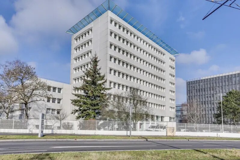 11 Avenue Morane Saulnier, Vélizy-Villacoublay à louer - Photo de l’immeuble – Image 1 sur 12