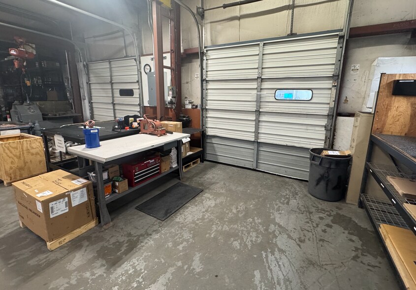 34 Elise St, Westfield, MA à louer - Photo de l’immeuble – Image 3 sur 4