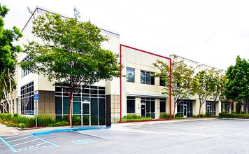 959-987 Corporate Way, Fremont, CA à louer Photo de l’immeuble– Image 1 sur 6
