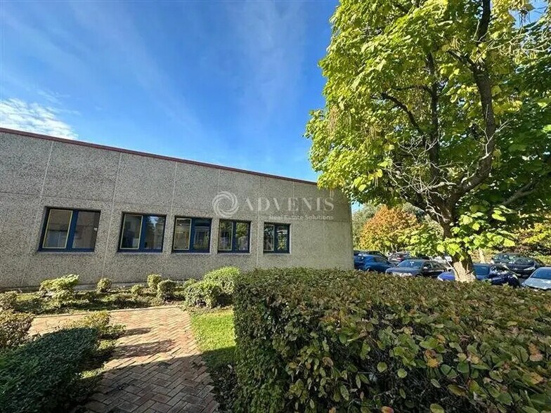 Local d’activités dans VILLENEUVE-D'ASCQ à louer - Photo de l’immeuble – Image 2 sur 5