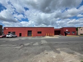 239 Commercial Ave, Palisades Park, NJ à louer Photo intérieure– Image 1 sur 9