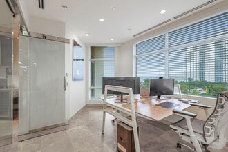 17501 Biscayne Blvd, Aventura, FL à louer Photo intérieure– Image 2 sur 10