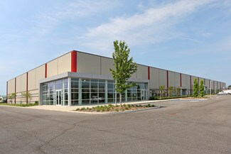 Plus de détails pour 215 Rogers Way, Westhampton Beach, NY - Industriel/Logistique à louer