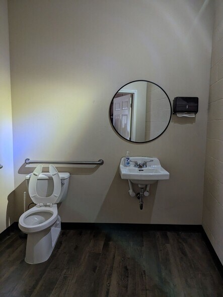 999 1/2 E NASA Rd, Webster, TX à louer - Photo de l’immeuble – Image 3 sur 6