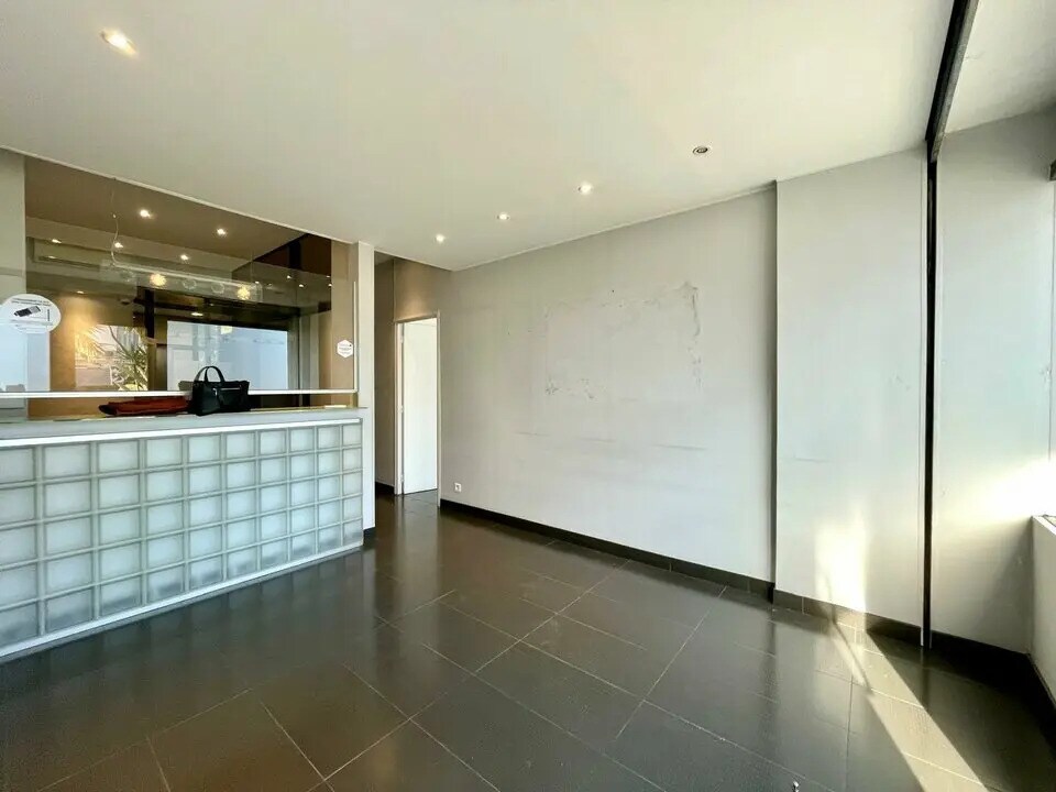 Local commercial dans Cagnes-sur-Mer à louer Photo intérieure– Image 1 sur 10