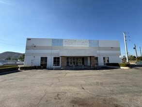 2197 La Crosse Ave, Colton, CA à louer Photo de l’immeuble– Image 2 sur 19