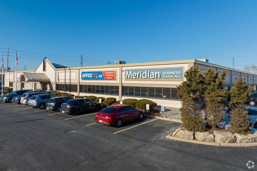 50 Ronson Dr, Toronto, ON à louer - Photo de l’immeuble – Image 2 sur 6