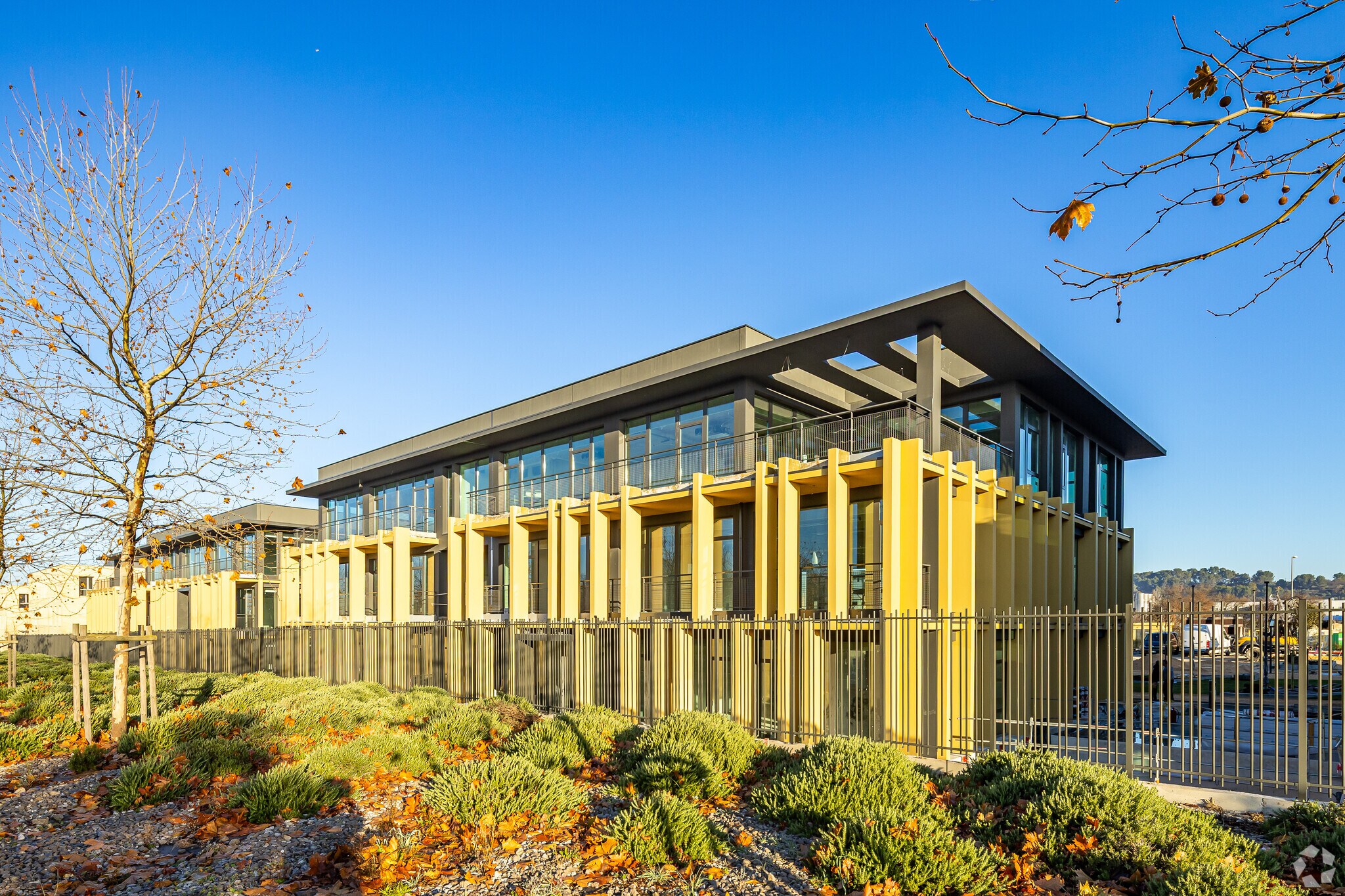 Bureau dans Aix-en-Provence à louer Photo principale– Image 1 sur 3