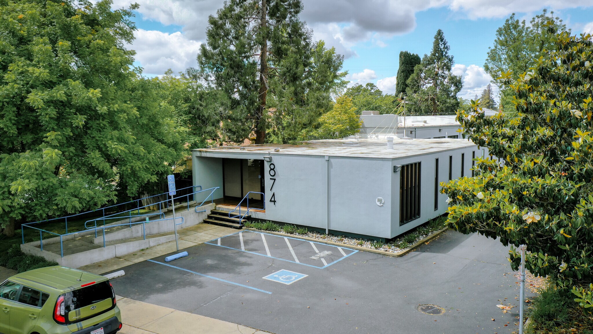 874 57th St, Sacramento, CA à vendre Photo principale– Image 1 sur 7