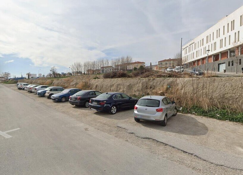 Terrain dans Baza, Granada à vendre - Photo de l’immeuble – Image 3 sur 3
