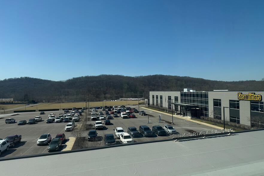 225 Perry Hwy, Harmony, PA à louer - Photo de l’immeuble – Image 2 sur 3