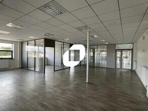 555 Rue De La Dombes, Miribel à louer Photo de l’immeuble– Image 1 sur 56