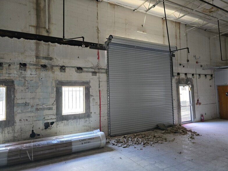 2140 W Washington St, Orlando, FL à louer - Photo de l’immeuble – Image 3 sur 7