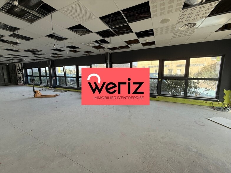 Industriel/Logistique dans Éguilles à louer - Photo intérieure – Image 3 sur 6