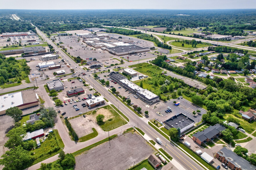 3802 E Court St, Flint, MI à louer - Photo de l’immeuble – Image 2 sur 47