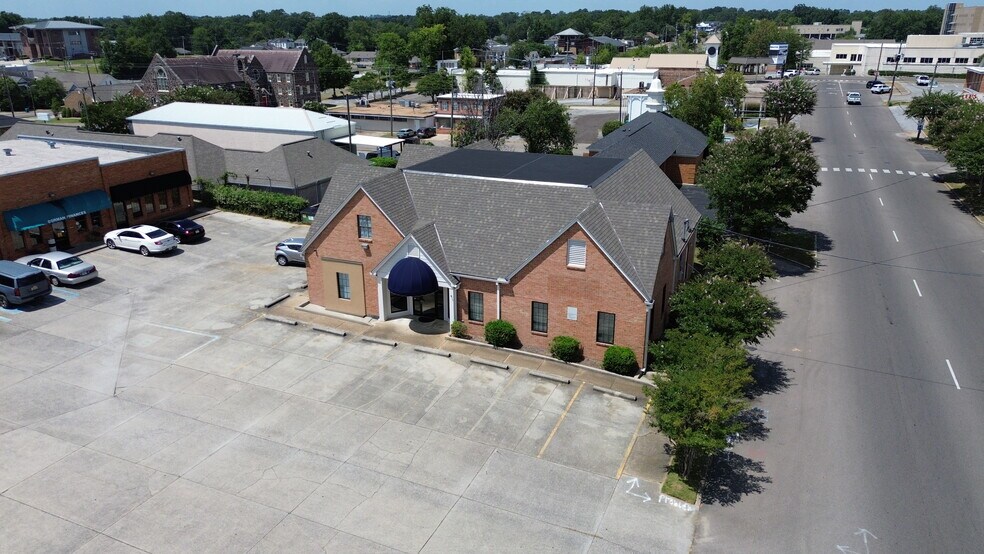 1205 22nd Ave, Meridian, MS à louer - Photo de l’immeuble – Image 3 sur 5