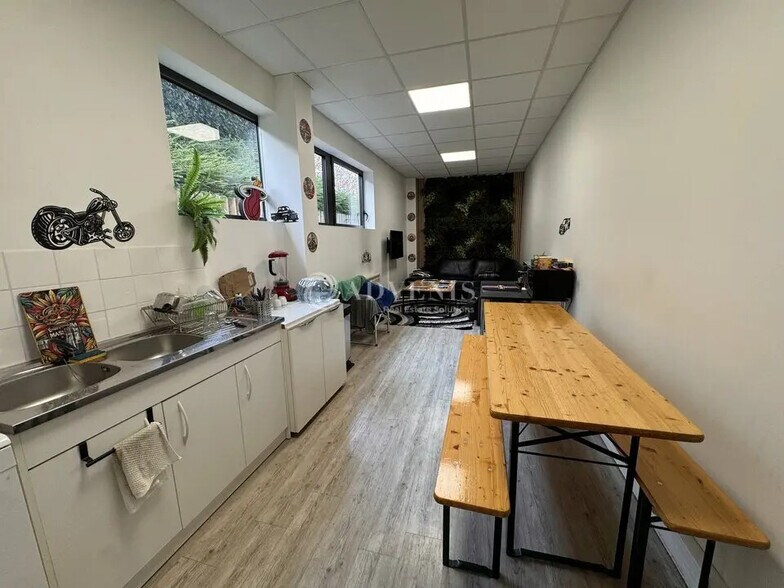 Local d'activités dans Bussy-Saint-Georges à vendre - Photo intérieure – Image 3 sur 4