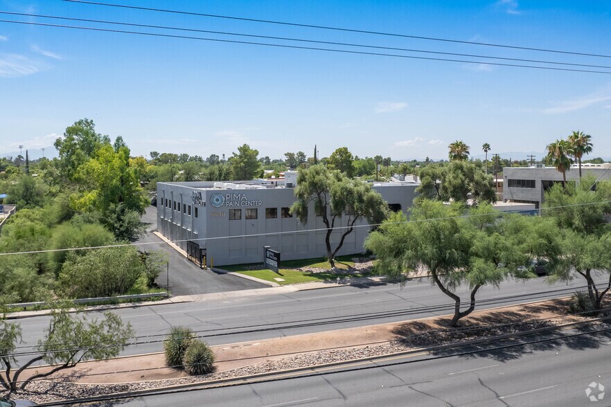 6840 E Broadway Blvd, Tucson, AZ à louer - Photo principale – Image 1 sur 5