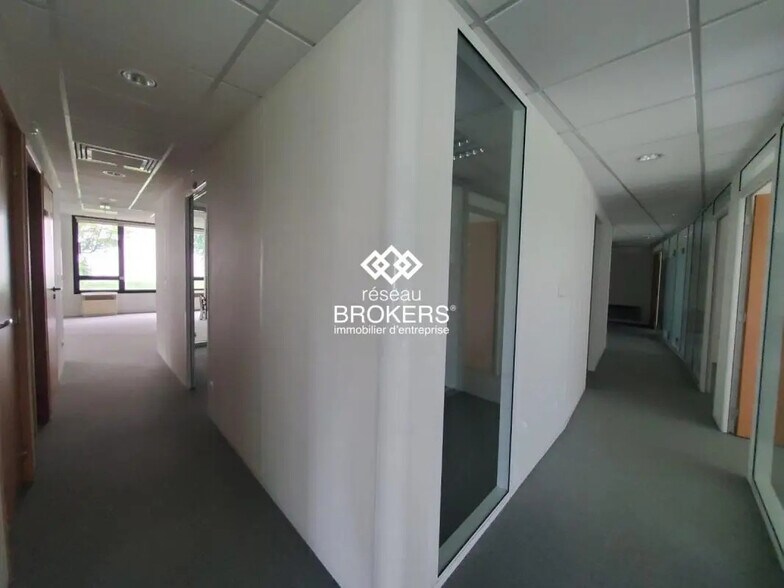 Bureau dans Epagny Metz-Tessy à louer - Photo intérieure – Image 2 sur 7