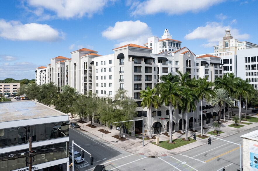 353-383 Aragon Ave, Coral Gables, FL à louer - Photo de l’immeuble – Image 1 sur 89