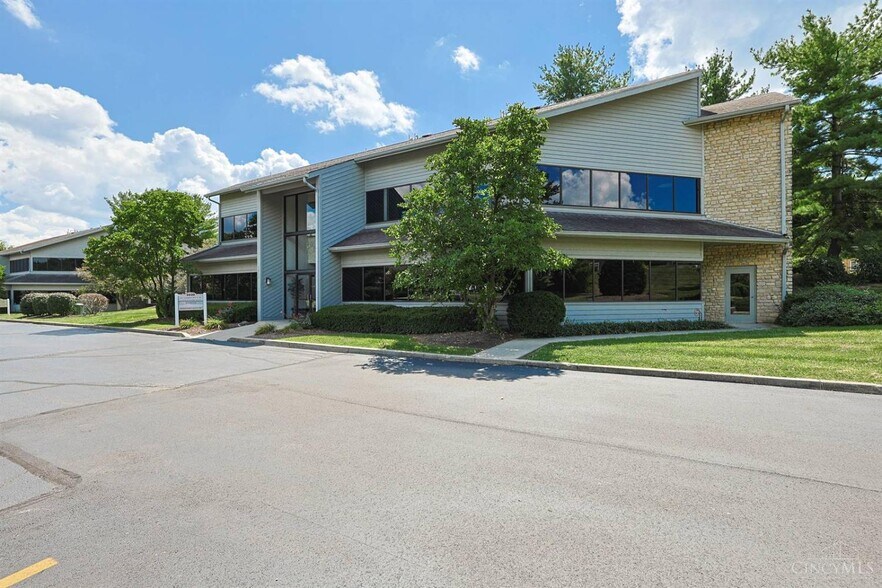 5630 Bridgetown Rd, Cincinnati, OH à vendre - Photo de l’immeuble – Image 2 sur 21