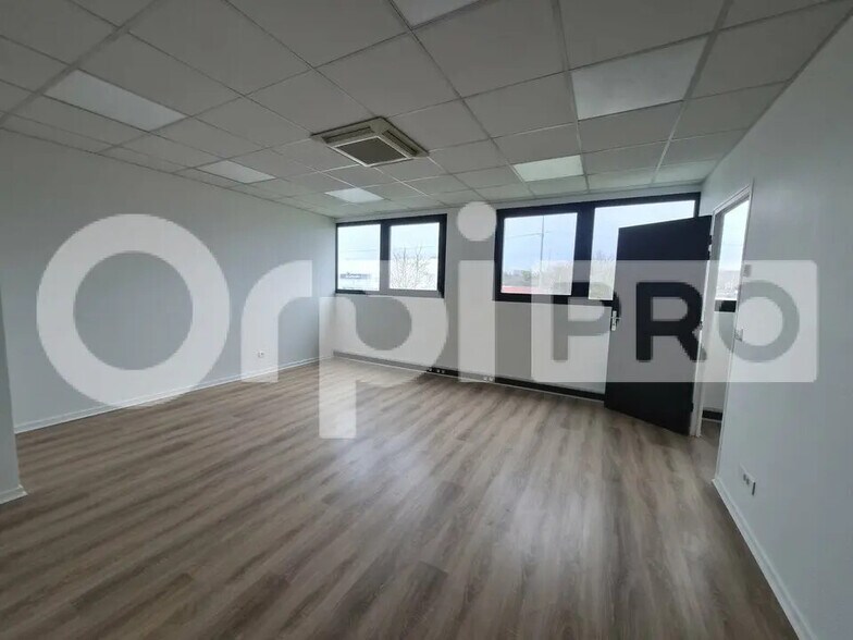 Bureau dans Reims à louer - Photo intérieure – Image 2 sur 10