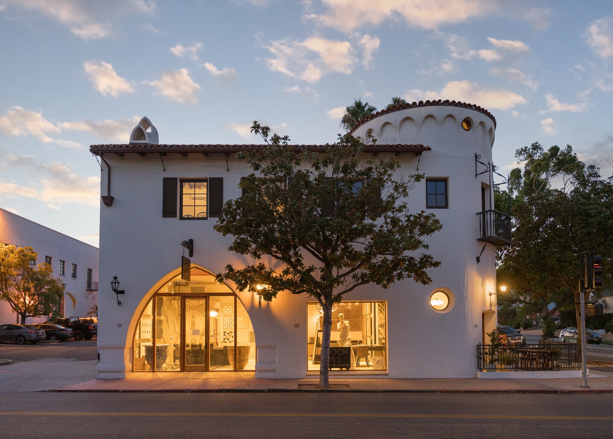 35-37 E Ortega St, Santa Barbara, CA à louer Photo de l’immeuble– Image 1 sur 13