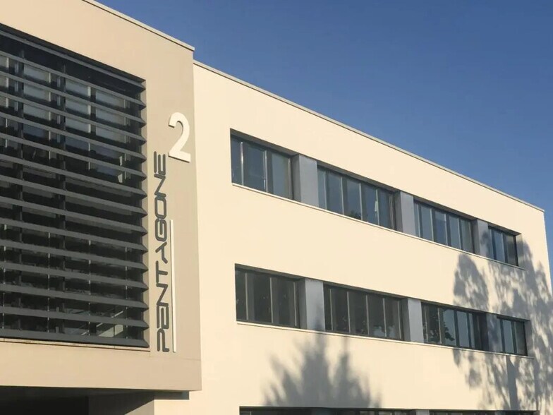 Bureau dans Saint-Grégoire à louer - Photo de l’immeuble – Image 2 sur 15