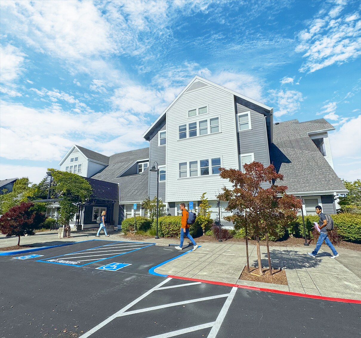 1003 Gravenstein Hwy, Sebastopol, CA à louer Photo de l’immeuble– Image 1 sur 13