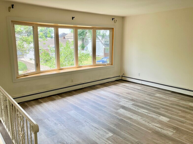 141 Dunbar Ave, Fords, NJ à vendre - Photo intérieure – Image 3 sur 38