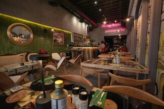 Plus de détails pour 1652 SW 8th St, Miami, FL - Local commercial à vendre