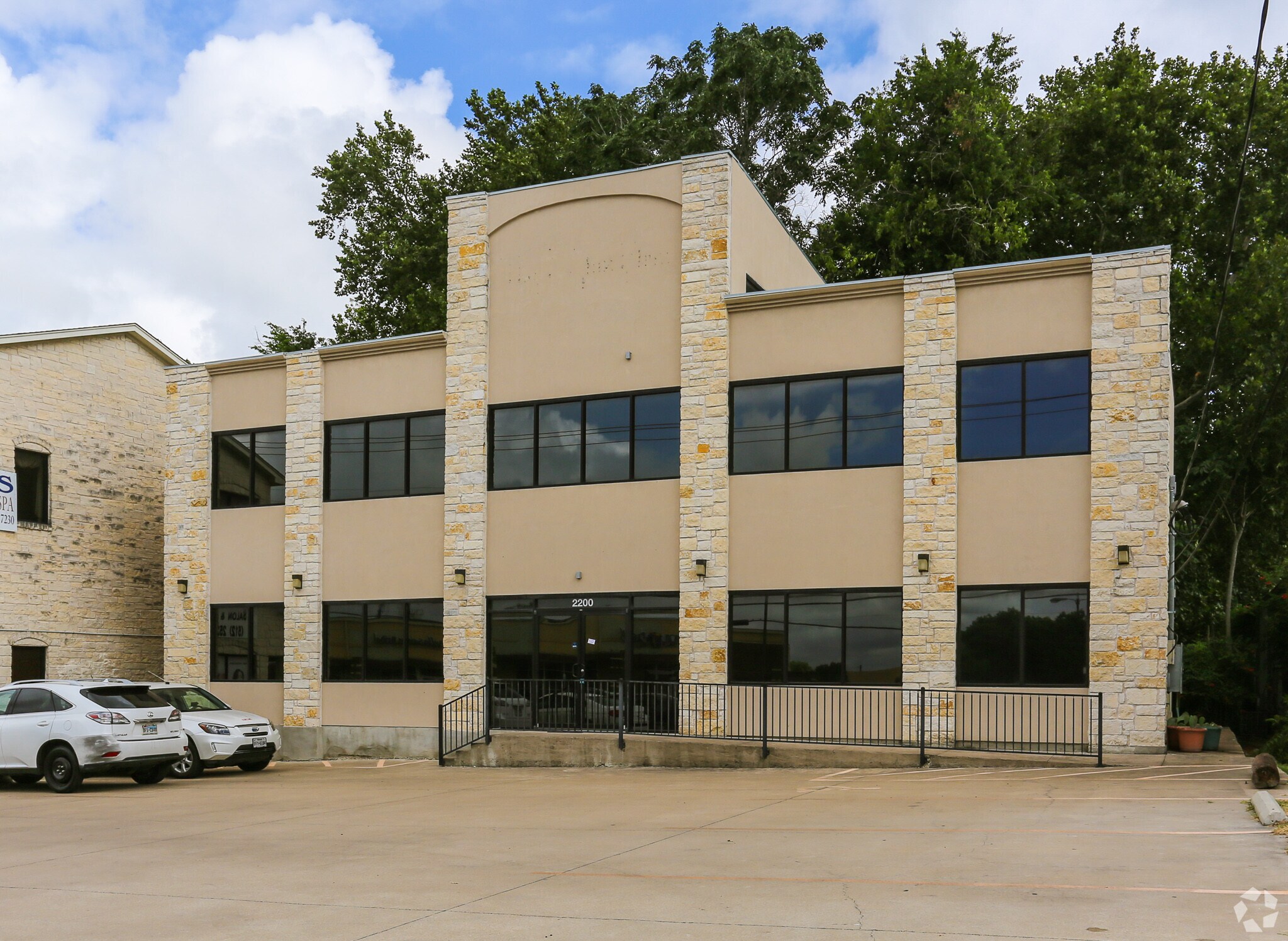 2200 W Anderson Ln, Austin, TX à louer Photo principale– Image 1 sur 16