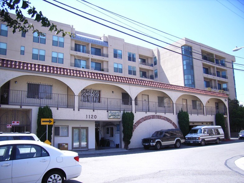 1120 Princeton Dr, Marina del Rey, CA à louer - Photo de l’immeuble – Image 3 sur 11