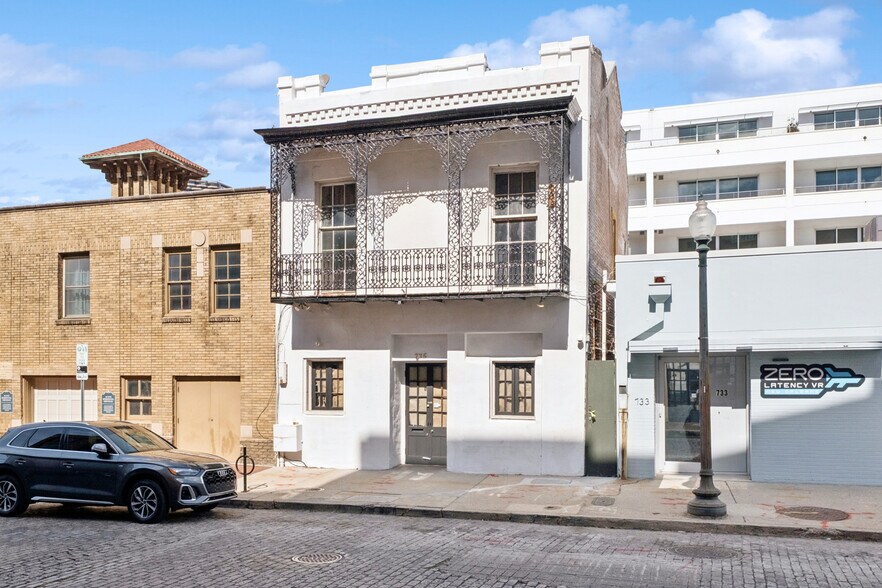 735 St Joseph St, New Orleans, LA à vendre - Photo de l’immeuble – Image 2 sur 14
