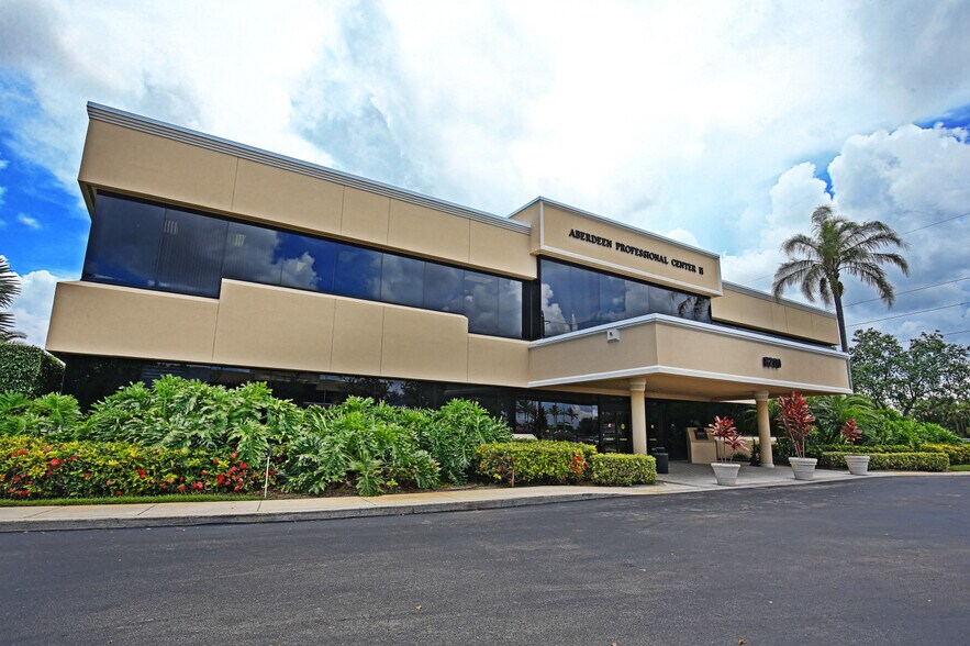 8188 S Jog Rd, Boynton Beach, FL à louer - Photo de l’immeuble – Image 1 sur 7