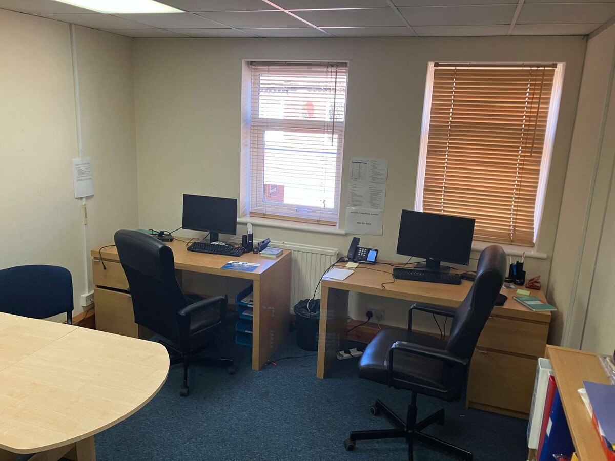 Curran Rd, Cardiff, VGL CF10 5NB - Lot 10 - - Photo intérieure - Image 1 of 5