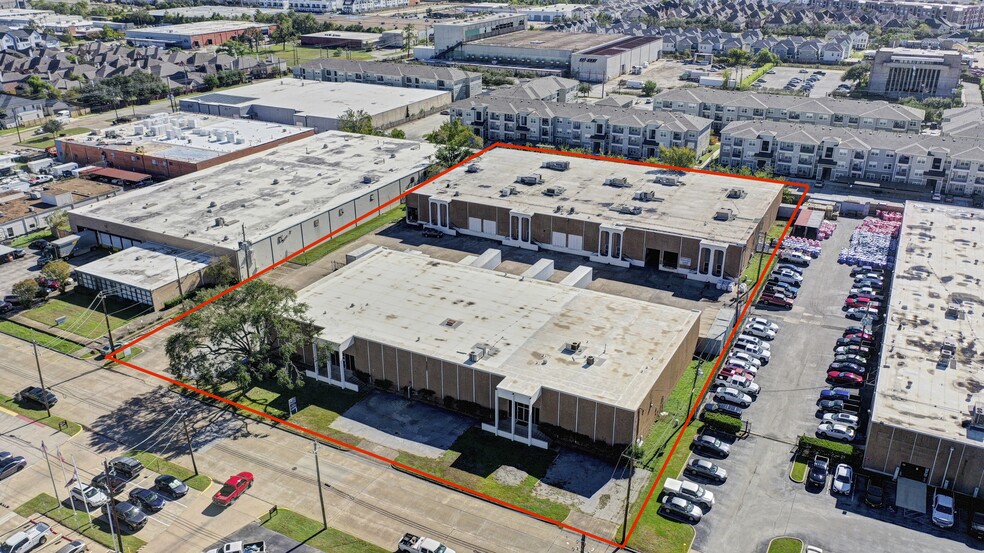 6855 Wynnwood Ln, Houston, TX à louer - Photo de l’immeuble – Image 1 sur 4