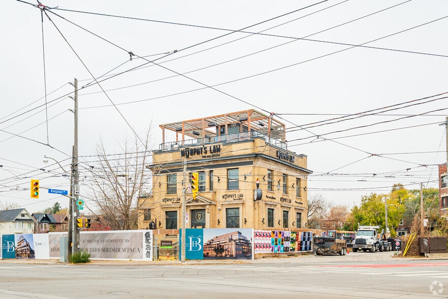 1702 Queen St E, Toronto, ON à louer - Photo principale – Image 1 sur 2