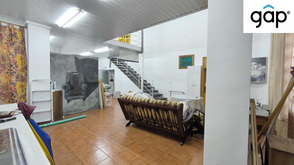 Immeuble residentiel dans Cuenca, Cuenca à vendre - Photo intérieure – Image 2 sur 2
