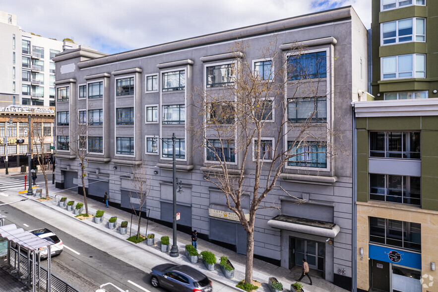 790 Van Ness Ave, San Francisco, CA à louer - Photo de l’immeuble – Image 2 sur 5