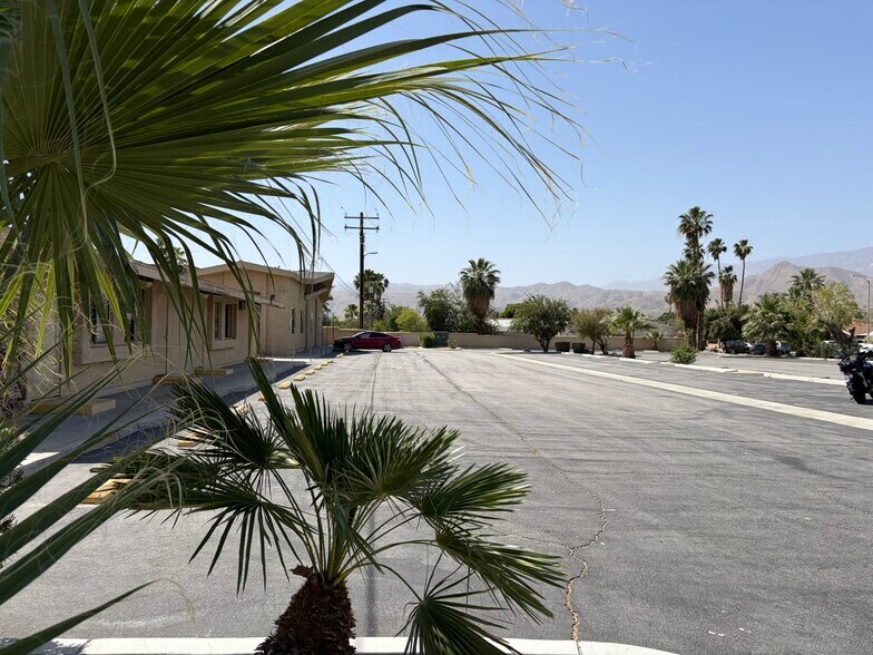 33055 Cathedral Canyon Dr, Cathedral City, CA à vendre - Photo de l’immeuble – Image 3 sur 5
