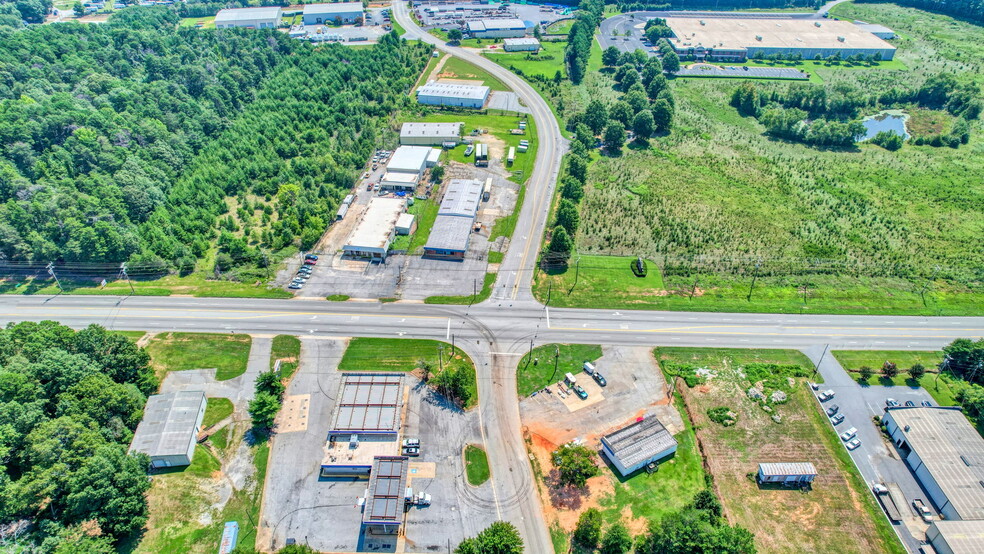 6725 Augusta Rd, Greenville, SC à louer - Photo de l’immeuble – Image 3 sur 3