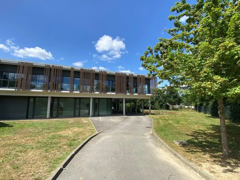 Bureau dans Carquefou à vendre - Photo de l’immeuble – Image 3 sur 18