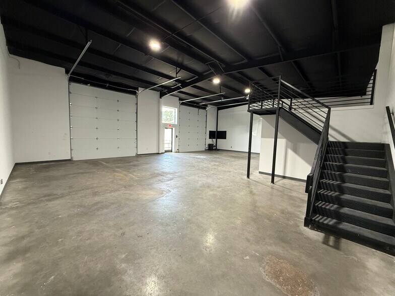 221 Baker Rd, Houston, TX à louer - Photo de l’immeuble – Image 3 sur 4