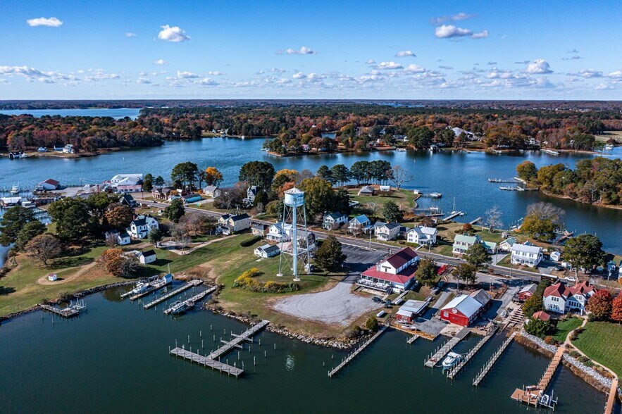 729 Main St, Reedville, VA à vendre - Photo de l’immeuble – Image 3 sur 84