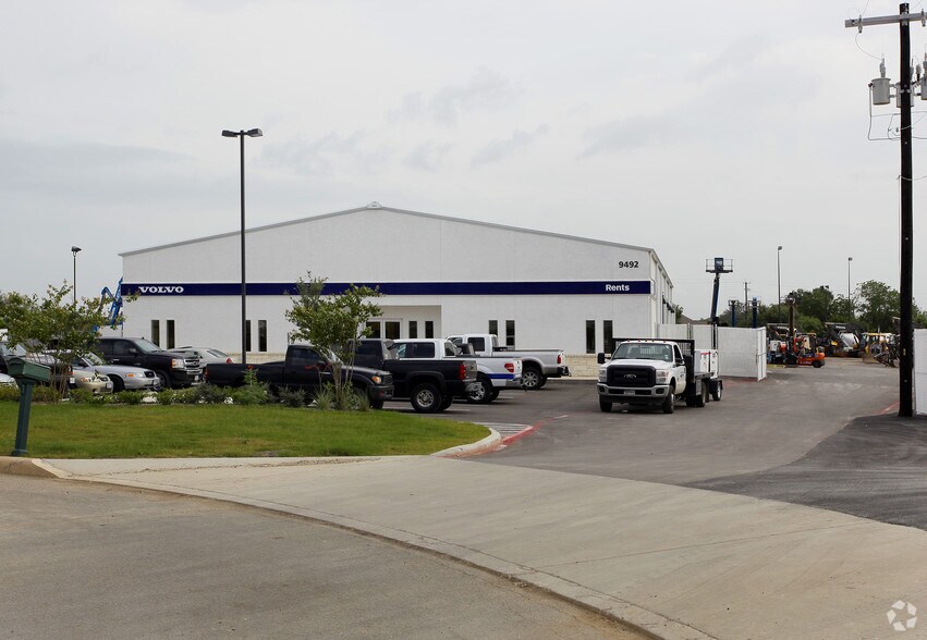 9492 Corporate Dr, Selma, TX à vendre - Photo de l’immeuble – Image 2 sur 3