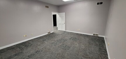450 S Durkin Dr, Springfield, IL à louer Photo de l’immeuble– Image 2 sur 6